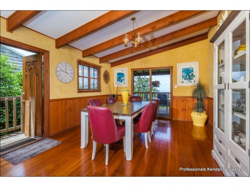 52 Paradise Drive, Tamborine Mountain QLD 4272