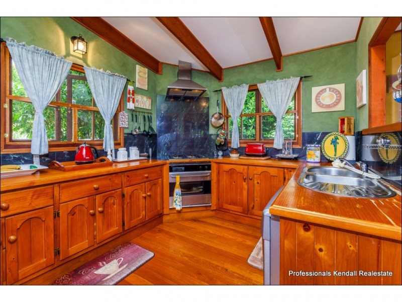 52 Paradise Drive, Tamborine Mountain QLD 4272