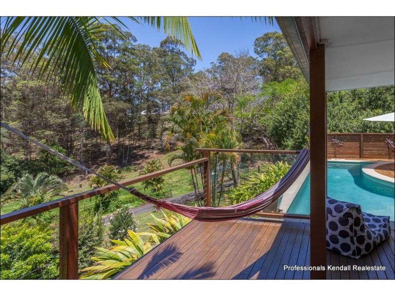 105 Henri Robert Drive, Clagiraba QLD 4211