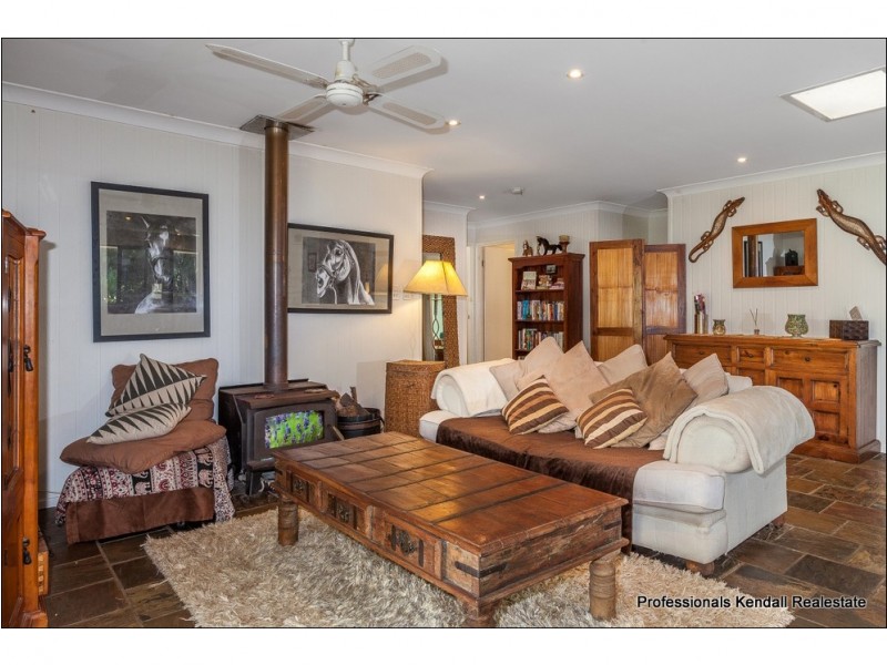 105 Henri Robert Drive, Clagiraba QLD 4211