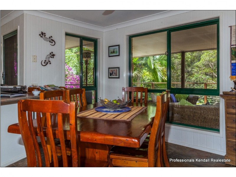 105 Henri Robert Drive, Clagiraba QLD 4211