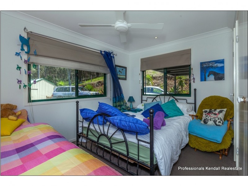 105 Henri Robert Drive, Clagiraba QLD 4211
