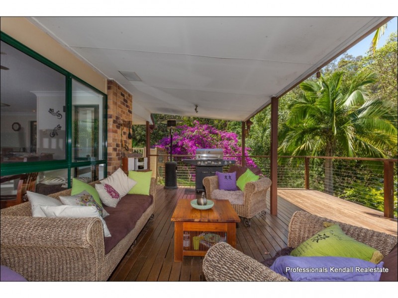 105 Henri Robert Drive, Clagiraba QLD 4211