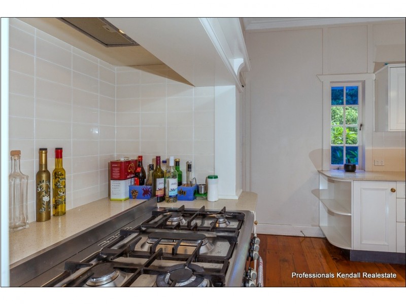 77 Freemont Drive, Tamborine Mountain QLD 4272