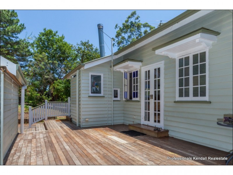 77 Freemont Drive, Tamborine Mountain QLD 4272