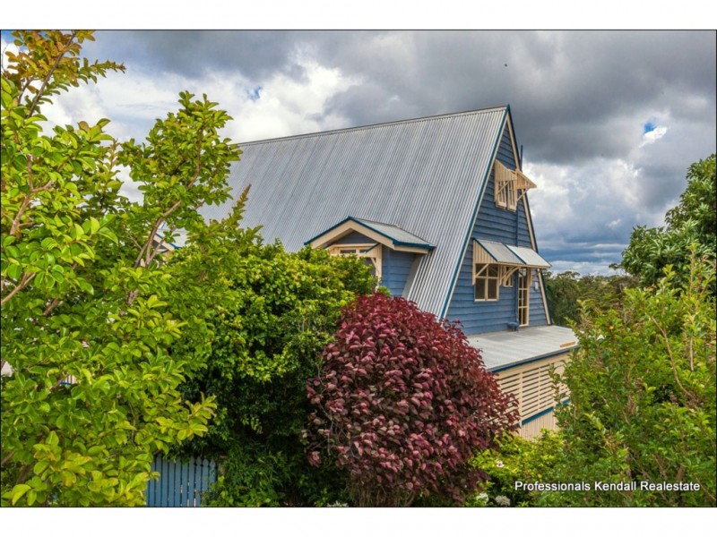 39 Paradise Drive, Tamborine Mountain QLD 4272