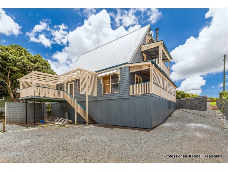 39 Paradise Drive, Tamborine Mountain QLD 4272
