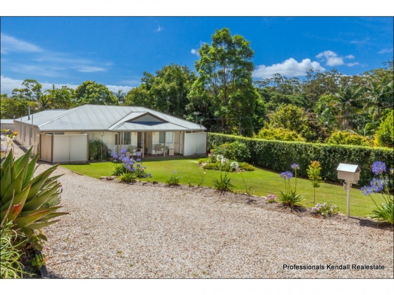 14 Ben Nevis Street, Tamborine Mountain QLD 4272