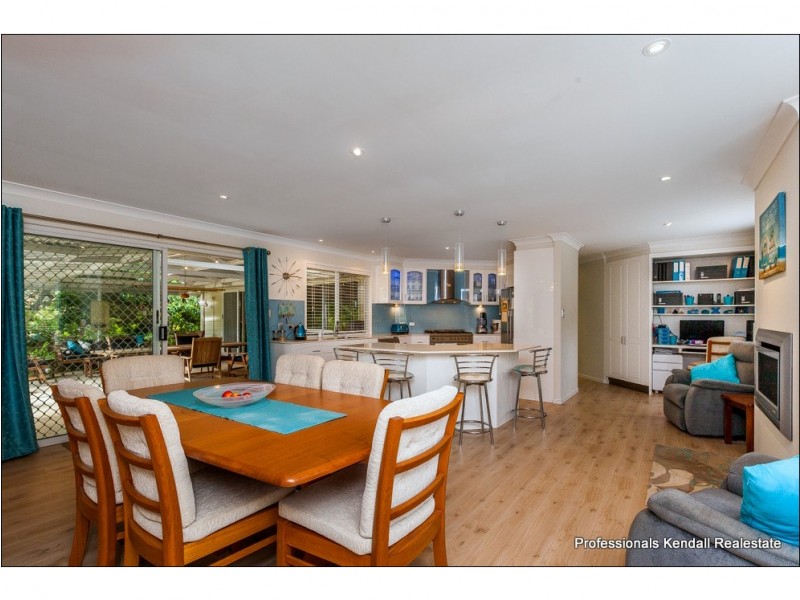 14 Ben Nevis Street, Tamborine Mountain QLD 4272