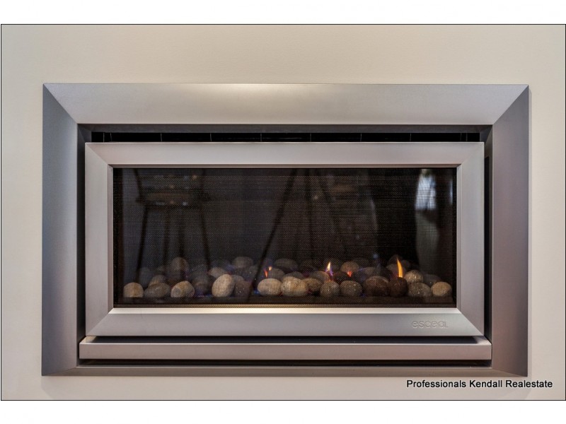 14 Ben Nevis Street, Tamborine Mountain QLD 4272