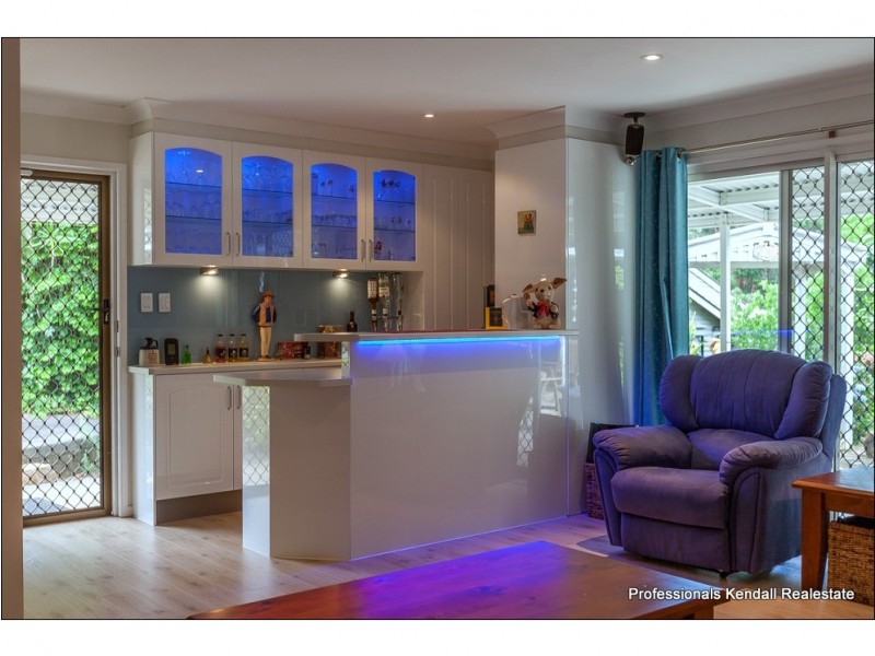 14 Ben Nevis Street, Tamborine Mountain QLD 4272