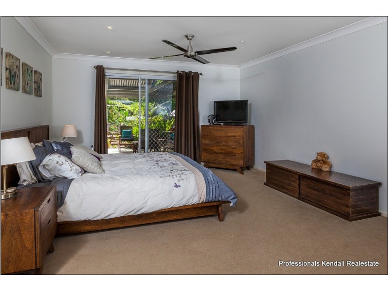 14 Ben Nevis Street, Tamborine Mountain QLD 4272