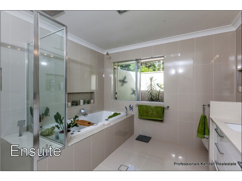 14 Ben Nevis Street, Tamborine Mountain QLD 4272