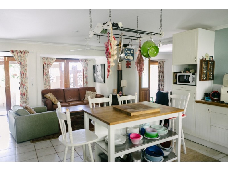 5 Apo Court, Tamborine Mountain QLD 4272