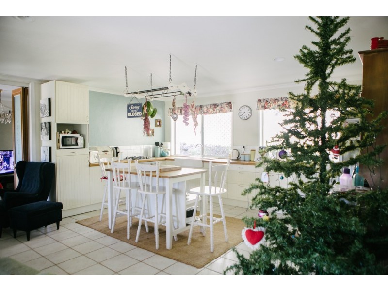5 Apo Court, Tamborine Mountain QLD 4272