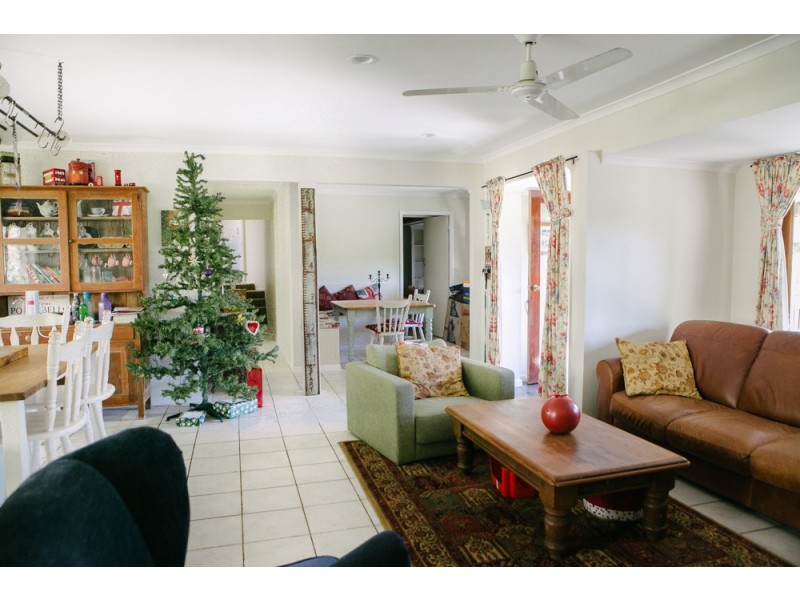 5 Apo Court, Tamborine Mountain QLD 4272
