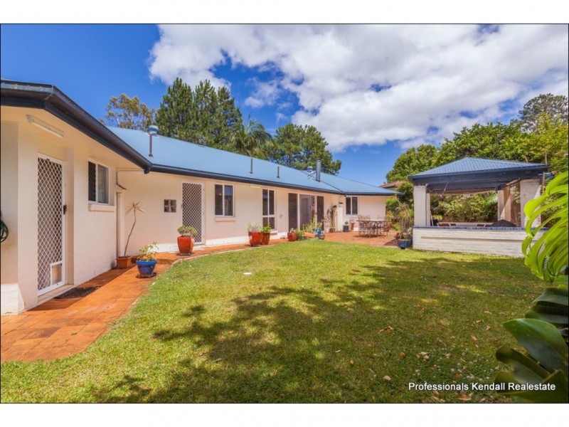 42 Pacific Parade, Tamborine Mountain QLD 4272