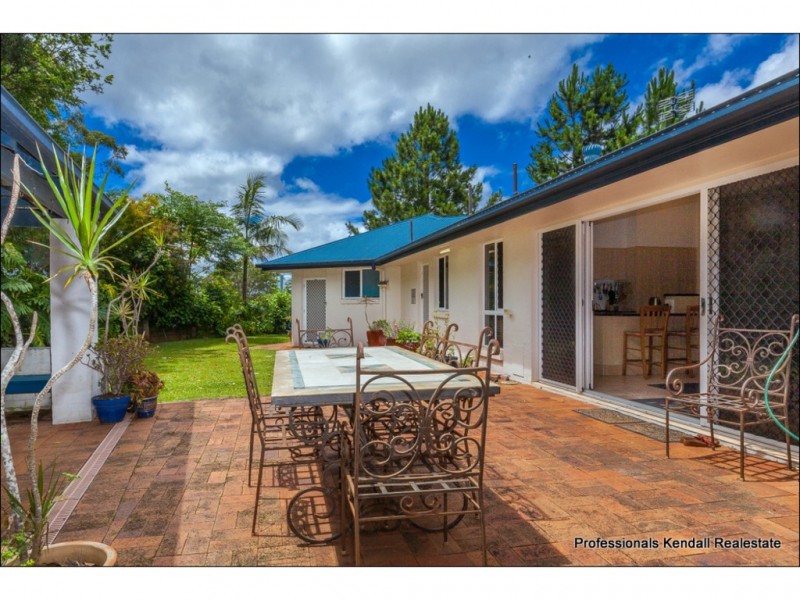 42 Pacific Parade, Tamborine Mountain QLD 4272