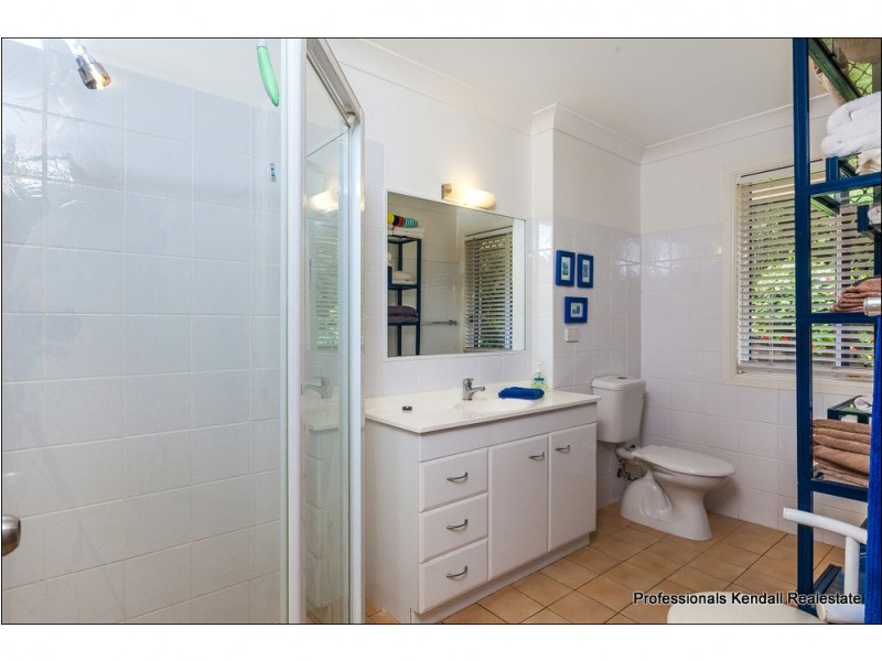 42 Pacific Parade, Tamborine Mountain QLD 4272