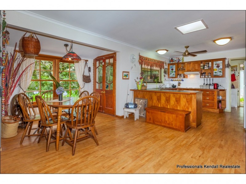 98 Geissmann Drive, Tamborine Mountain QLD 4272