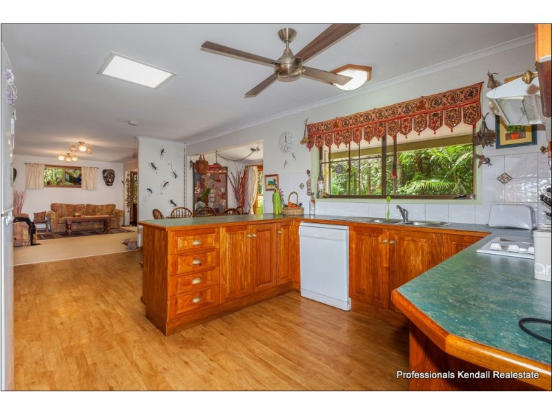 98 Geissmann Drive, Tamborine Mountain QLD 4272