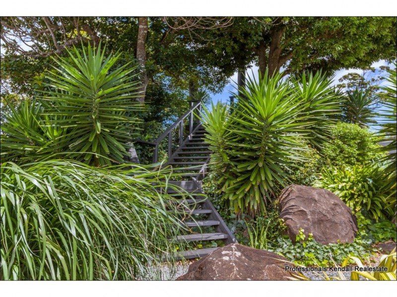 16 Eden Crt, Tamborine Mountain QLD 4272