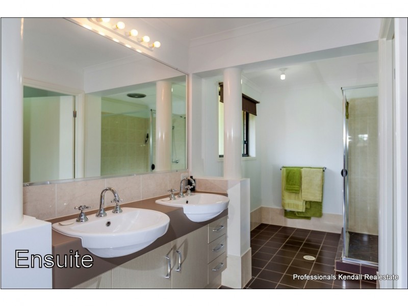 25 Griffith St, Tamborine Mountain QLD 4272