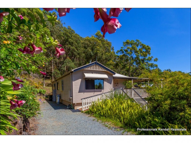 11 Sumatra Court, Tamborine Mountain QLD 4272