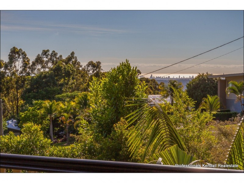 11 Sumatra Court, Tamborine Mountain QLD 4272