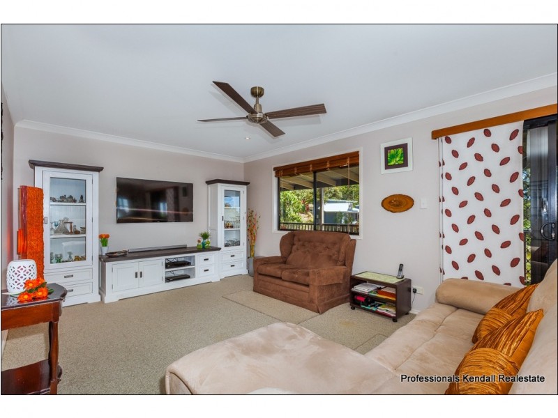11 Sumatra Court, Tamborine Mountain QLD 4272