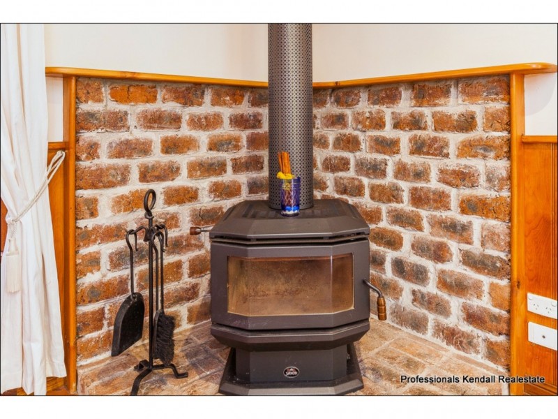 64 Kootenai Drive, Tamborine Mountain QLD 4272