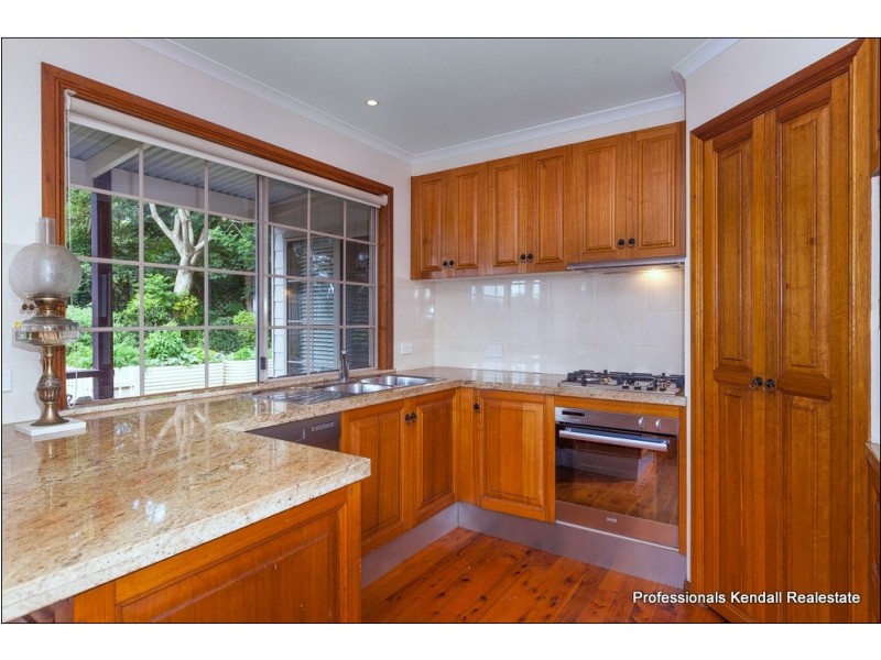 64 Kootenai Drive, Tamborine Mountain QLD 4272