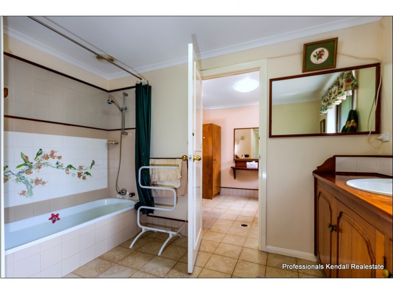 61 North Street, Tamborine Mountain QLD 4272