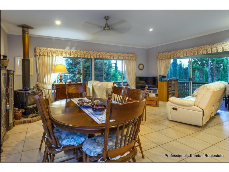 130 Licuala Drive, Tamborine Mountain QLD 4272