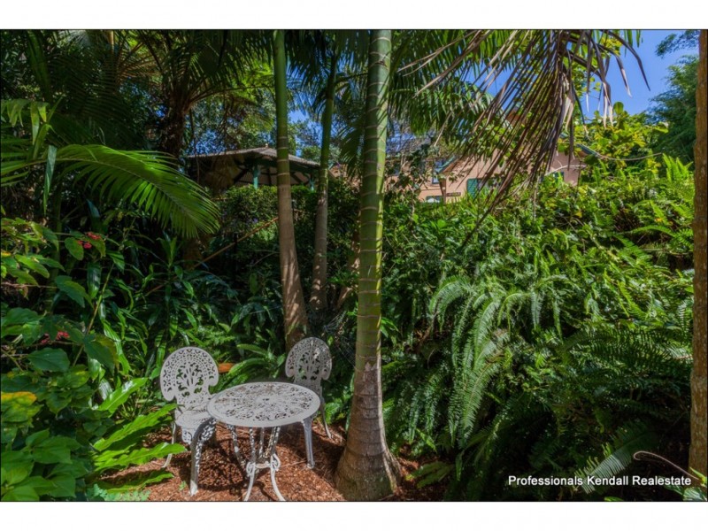 5 Platt Place, Tamborine Mountain QLD 4272