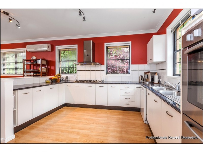 5 Platt Place, Tamborine Mountain QLD 4272