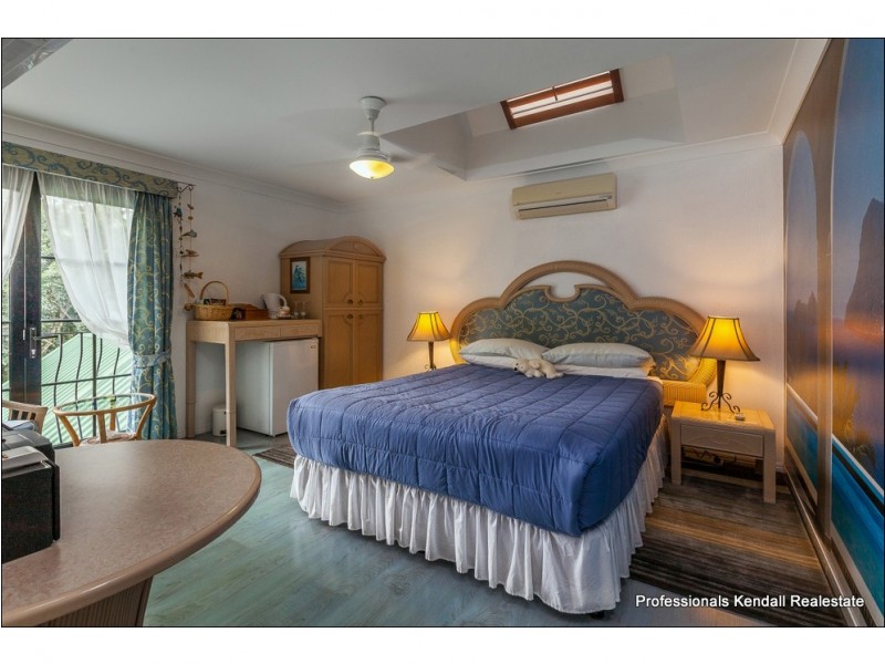 5 Platt Place, Tamborine Mountain QLD 4272