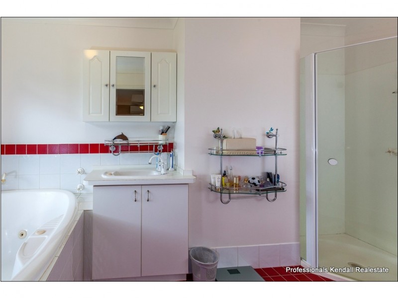 5 Platt Place, Tamborine Mountain QLD 4272