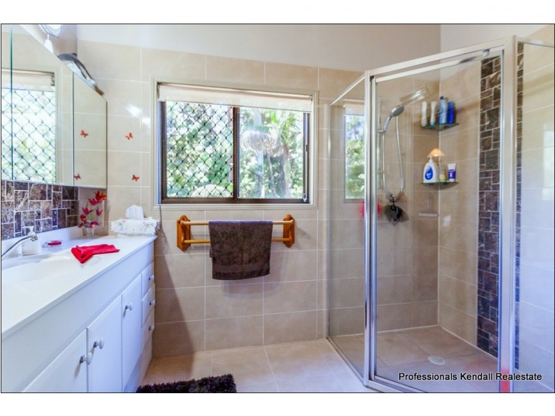 48 Kinabalu Drive, Tamborine Mountain QLD 4272
