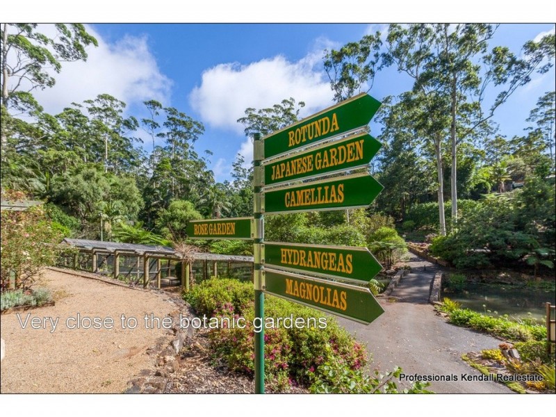 48 Kinabalu Drive, Tamborine Mountain QLD 4272