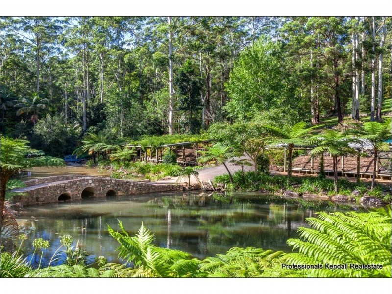 48 Kinabalu Drive, Tamborine Mountain QLD 4272