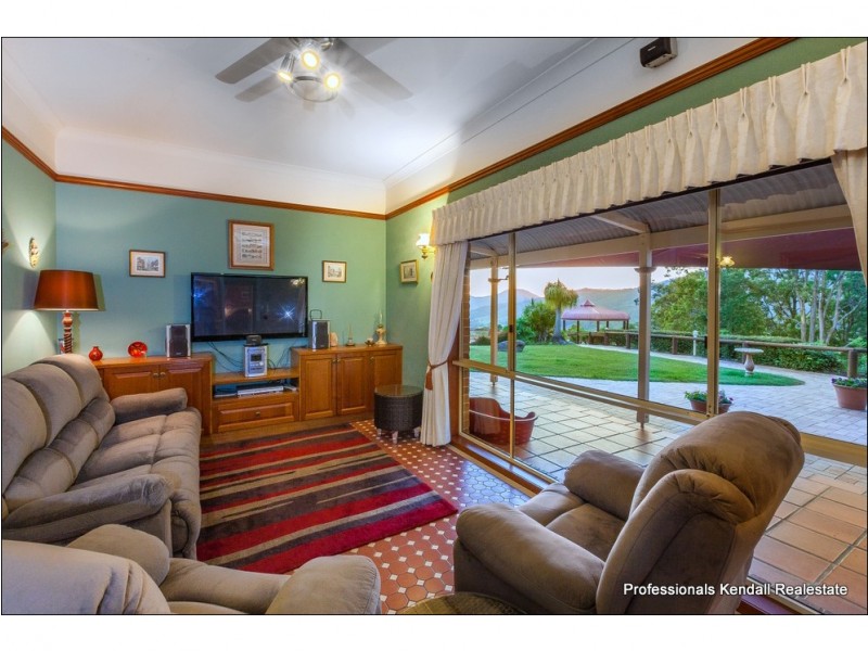 2268 Tamborine Mountain Road, Canungra QLD 4275
