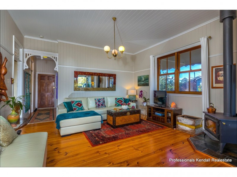 208 Beacon Road, Tamborine Mountain QLD 4272