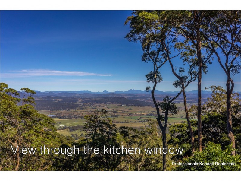 208 Beacon Road, Tamborine Mountain QLD 4272