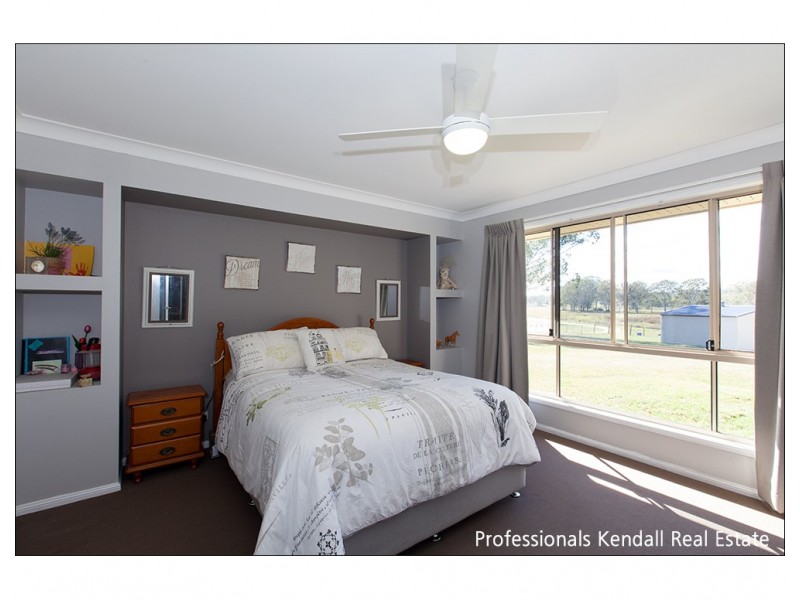 32 Carlie Court, Tamborine QLD 4270