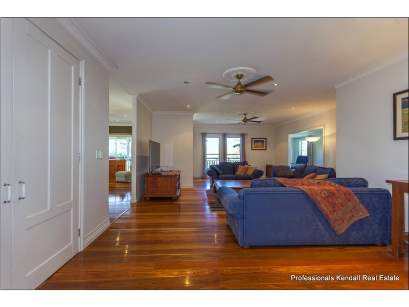 11 Foraker Drive, Tamborine Mountain QLD 4272