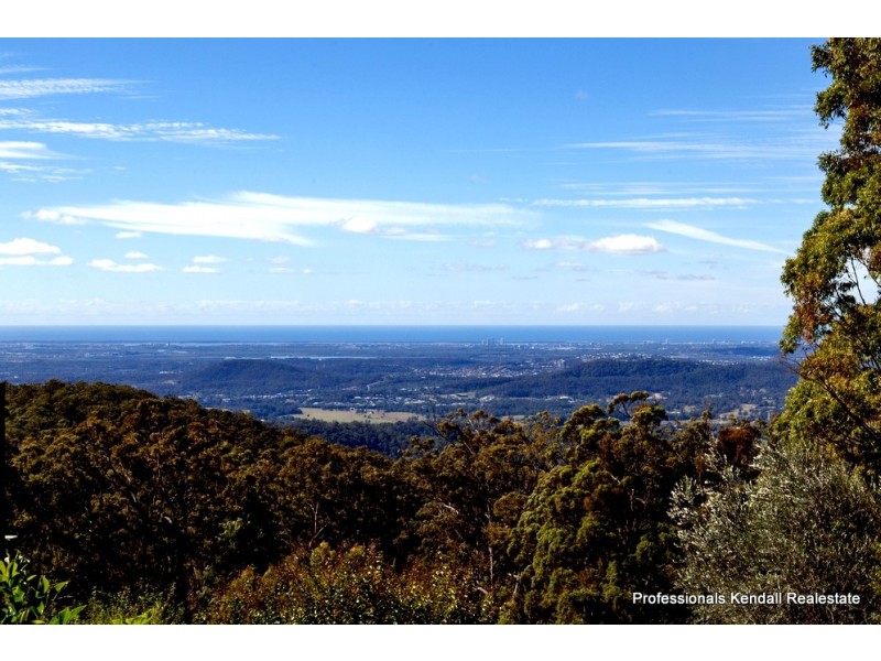 32 Eagles Retreat Place, Tamborine Mountain QLD 4272