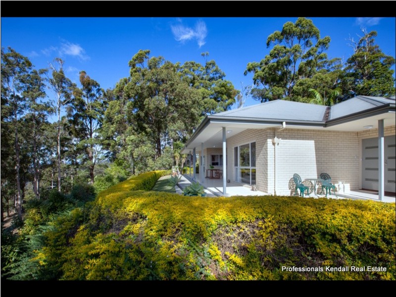 32 Eagles Retreat Place, Tamborine Mountain QLD 4272