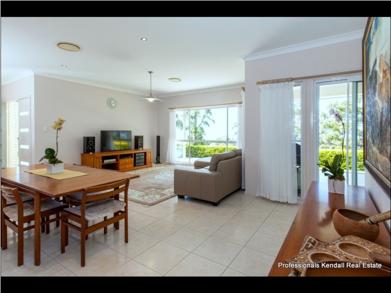 32 Eagles Retreat Place, Tamborine Mountain QLD 4272