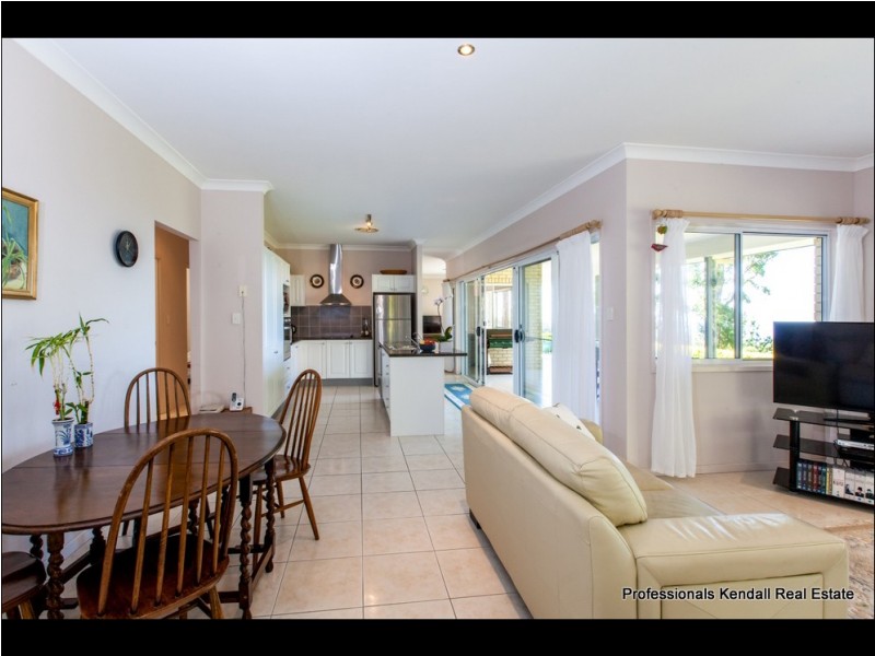 32 Eagles Retreat Place, Tamborine Mountain QLD 4272